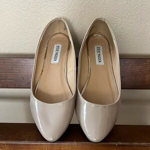 Steve Madden Nude Patent Leather Pointed-Toe Flats- Size 8